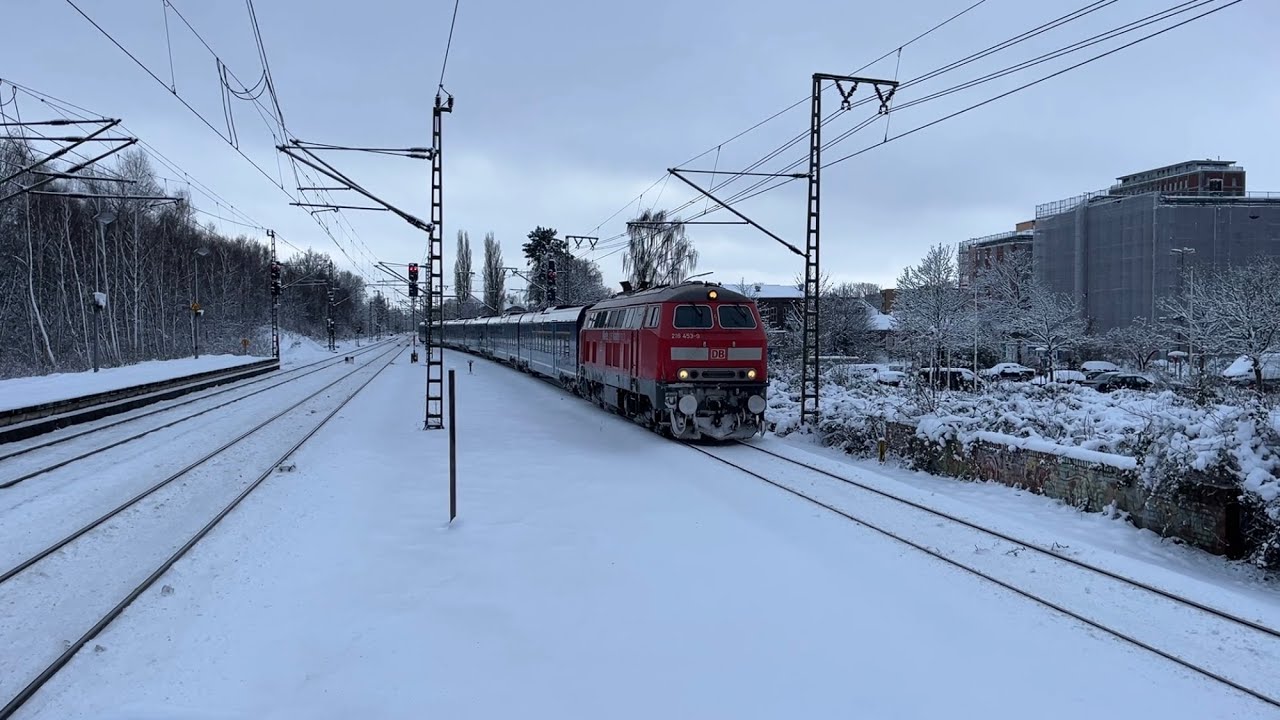Zugverkehr in Elmshorn 218 453 mit Refresh Married Pair Wagen, 112 mit RE70 04.01.2026