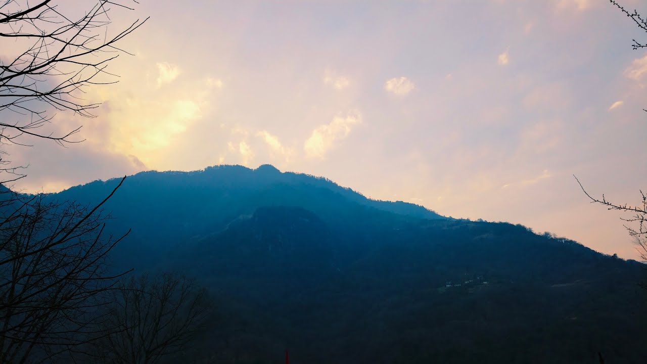 સાંજ નું મોસમ પહાડી વિસ્તાર 🏔️✨🌄