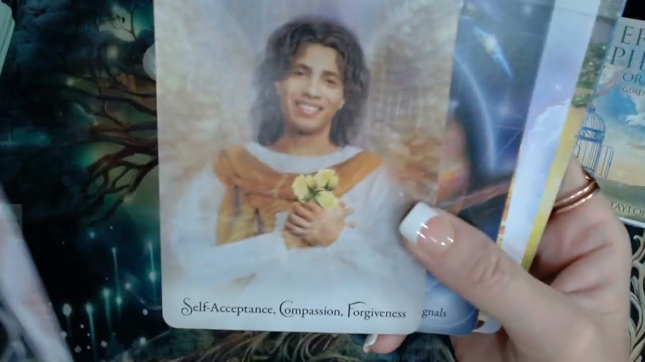 Unboxing Energy and Spirit Oracle and reading #dailyinspiration #dailyguidance #freereadings