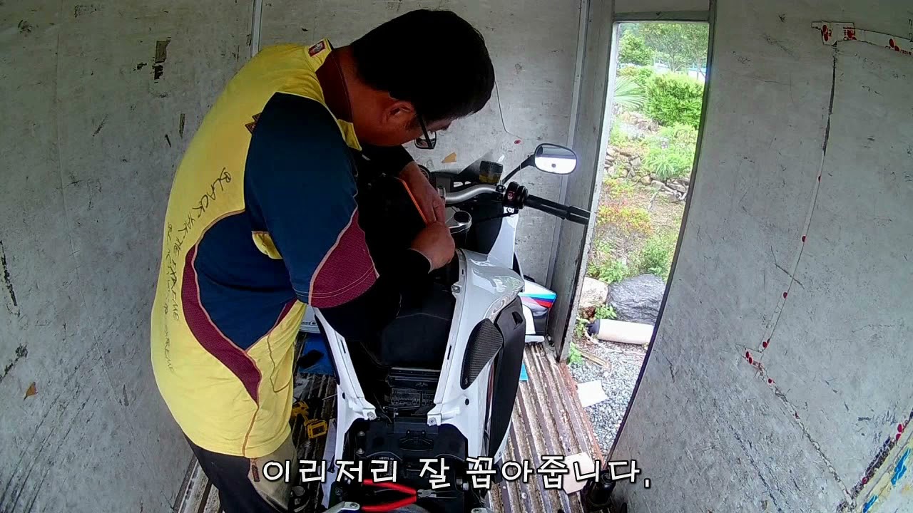 BMW F800GT 엔진오일, 오일필터, 에어필터 교환하기(Replace engine oil, oil filter and air filter)