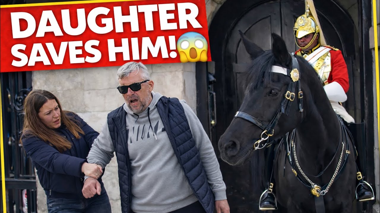 😱Tourist Ignores Guard’s Warning… Daughter Pulls Him Away Just in Time!