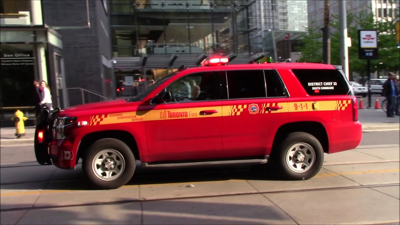 Toronto Fire Services  District Chief 33 Responding