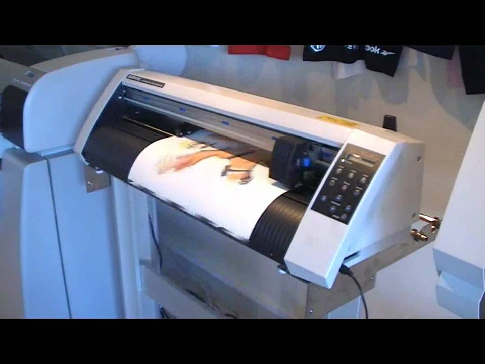 Détourage au Graphtec CE-5000 par PROMATTEX