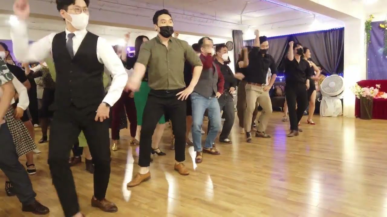 Fun of the blues party~ hound dog line dance