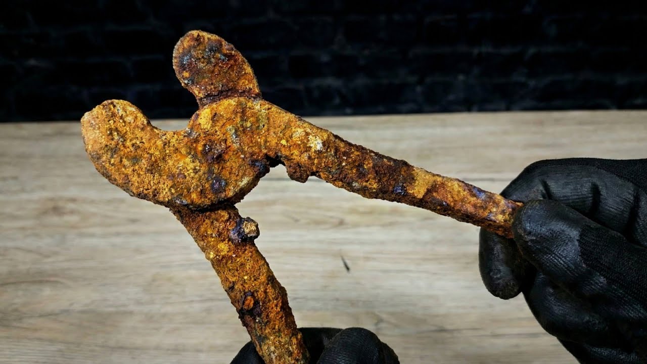 Miracle Restoration: Rusty Cable Cutter Looks Brand New! 🛠️✨