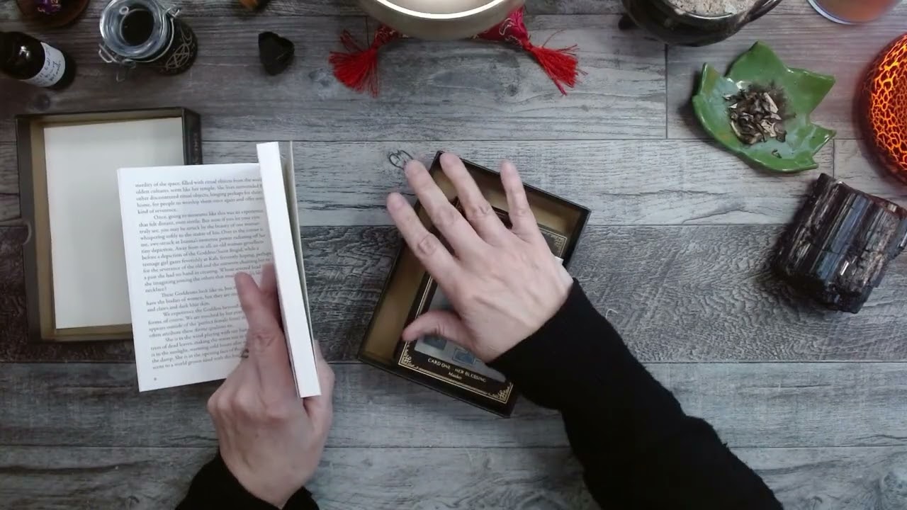 The Great Goddess Oracle Unboxing and GIFT Reading