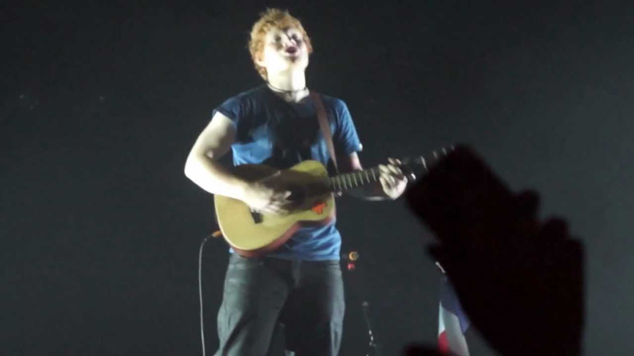 Ed Sheeran sings Little Things