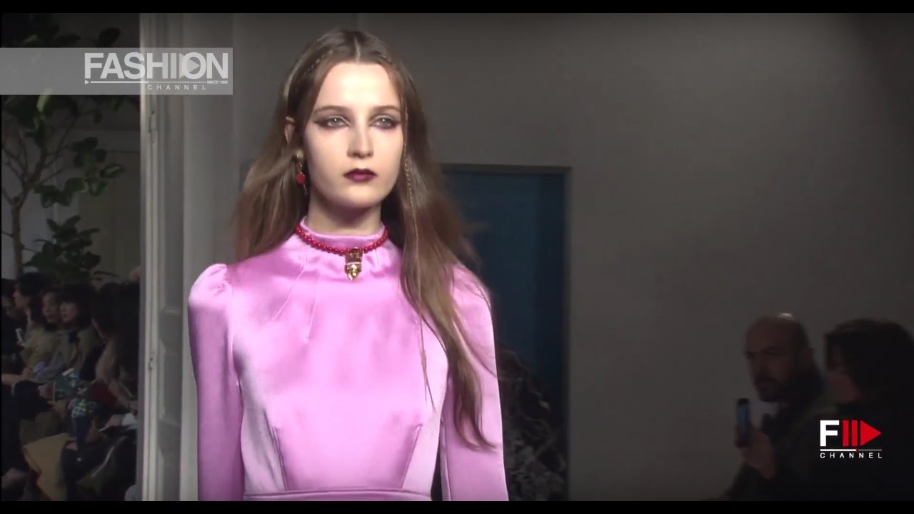 VALENTINO Fall Winter 2017-18 Paris Fashion Week - Fashion Channel