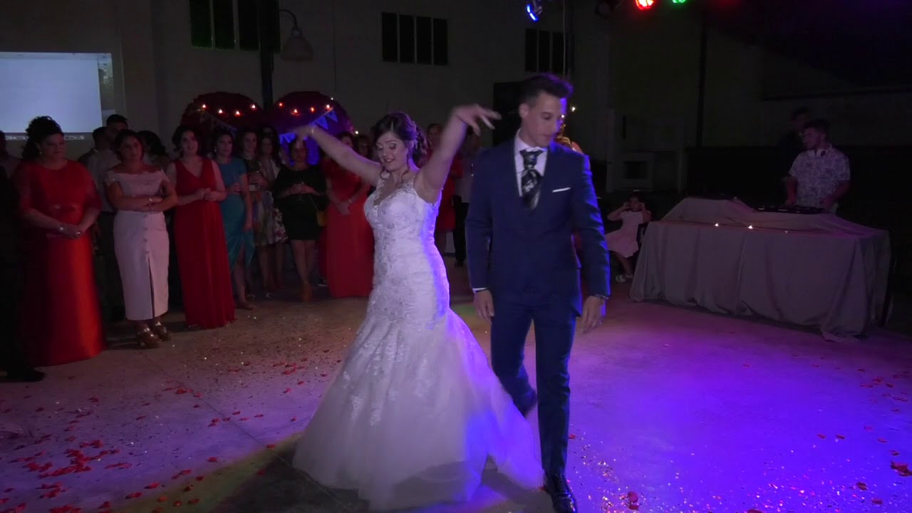 Baile de JUAN MANUEL, JESSICA y amigos