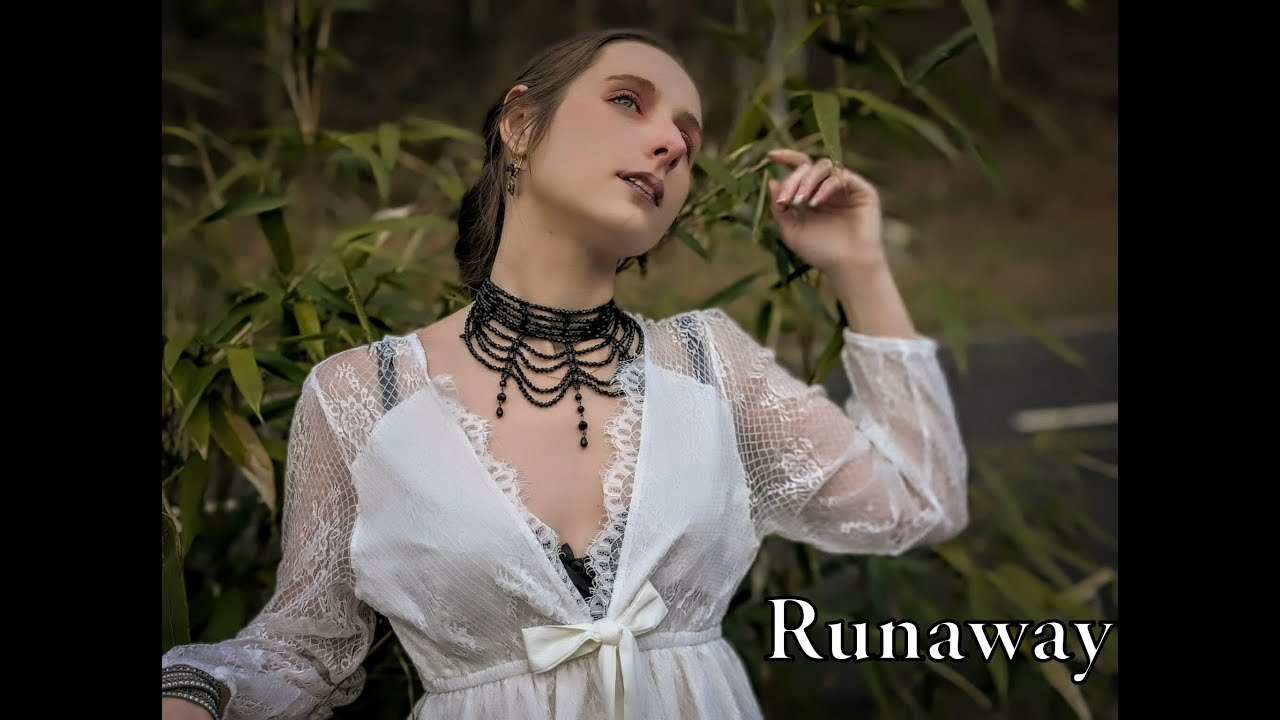 Runaway (Aurora) - Cover Emilie Levi