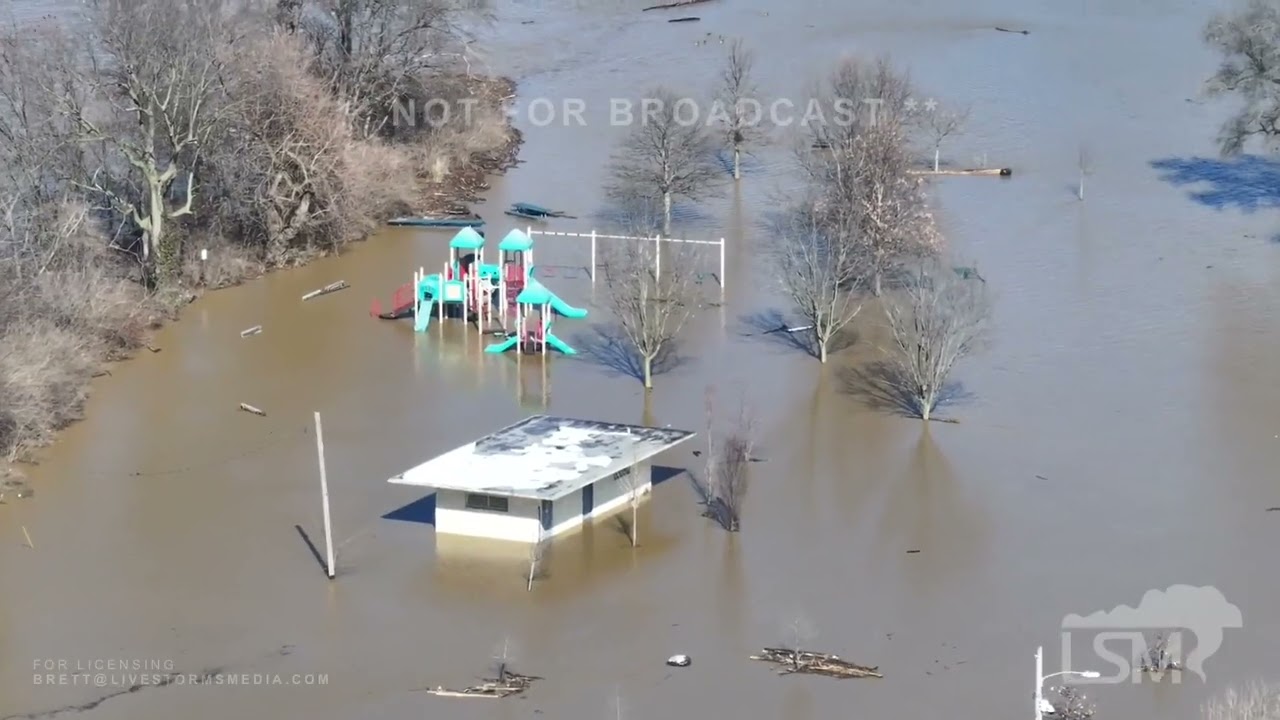 02-20-2025 Louisville, KY - Ohio River Flooding at Crest