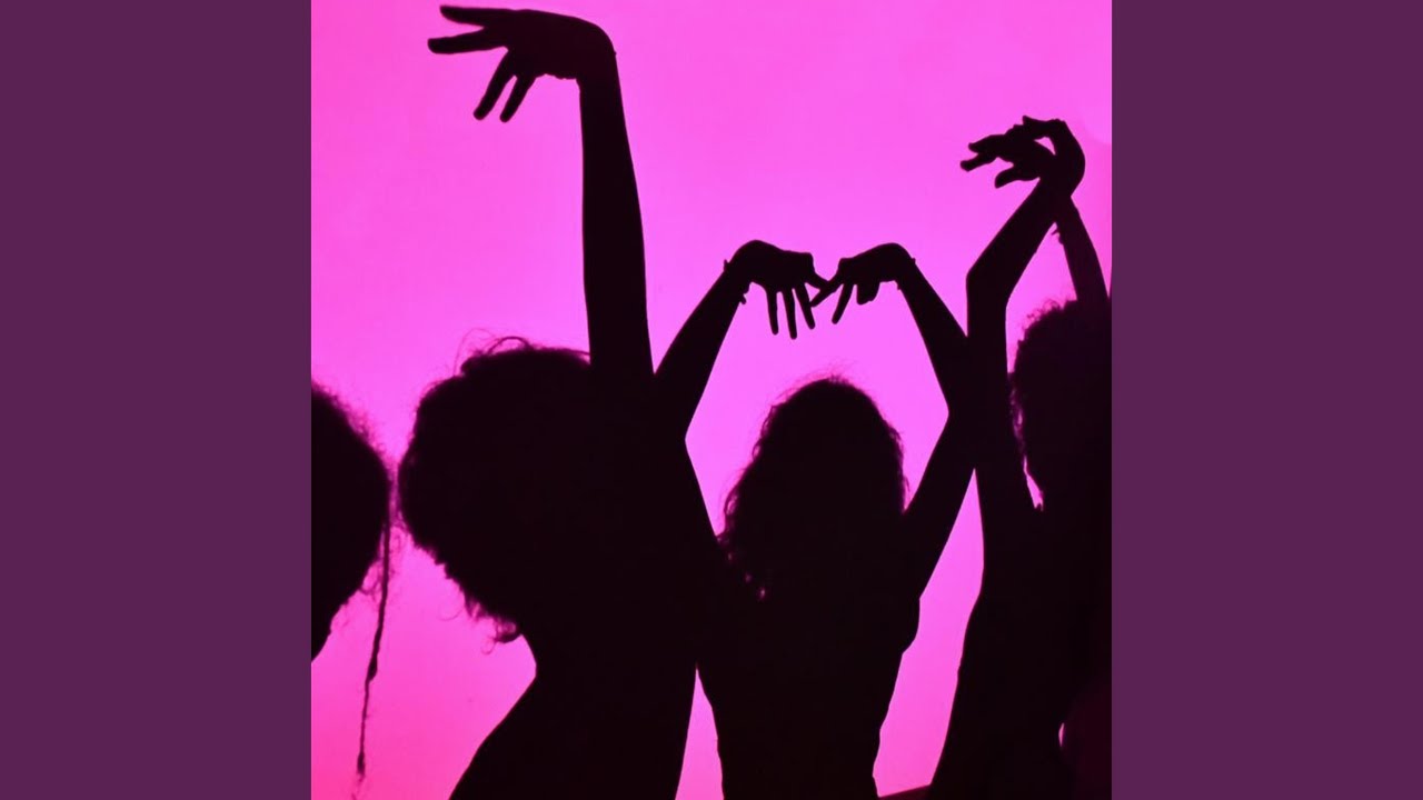 Bubble Love (feat. Isabela Costero, Valentina Reyes & Maria Villanueva)