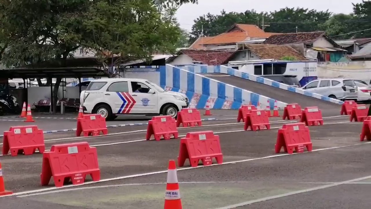 Tutorial Ujian Praktek Sim A di Satpas Colombo Surabaya