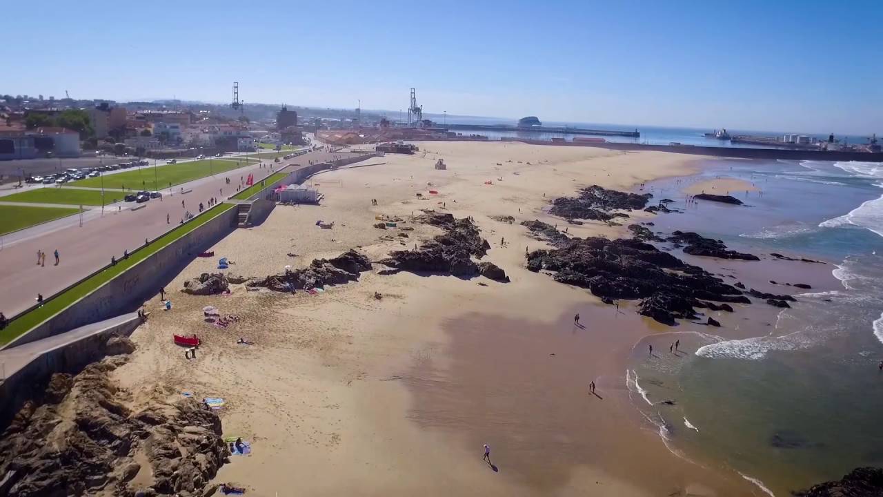 Le&ccedil;a da Palmeira, Portugal