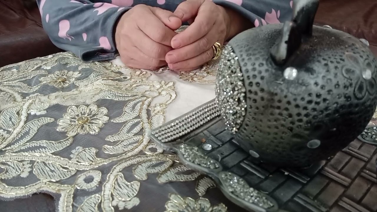 كفاش توضعي حد ليقلل من احترامك 🤔وطوري من ذاتك🧘‍♀️💯