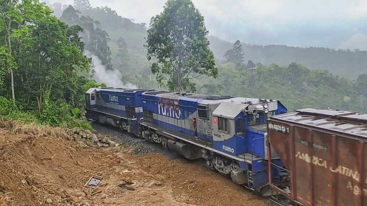 Trem Subindo a Serra do Mar com Chuva - G22U a Toda Potência!