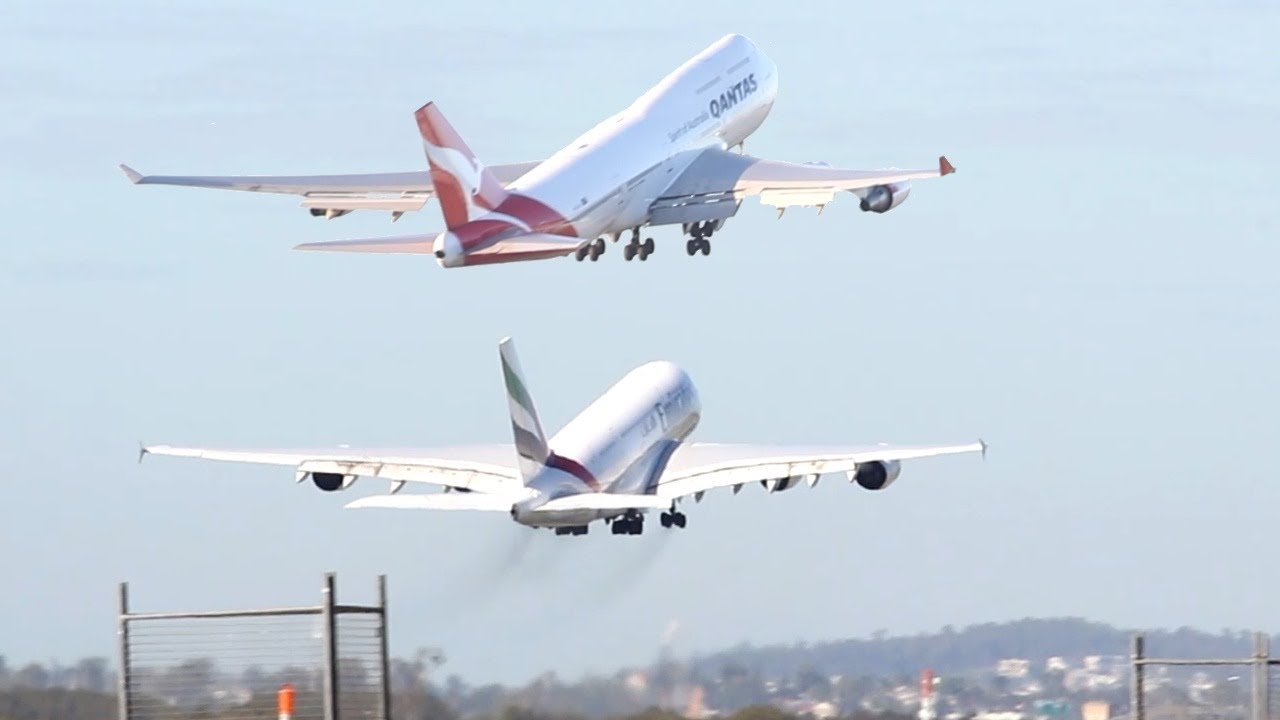 Brisbane Airport: Emirates A380-800 vs. Qantas 747-400ER