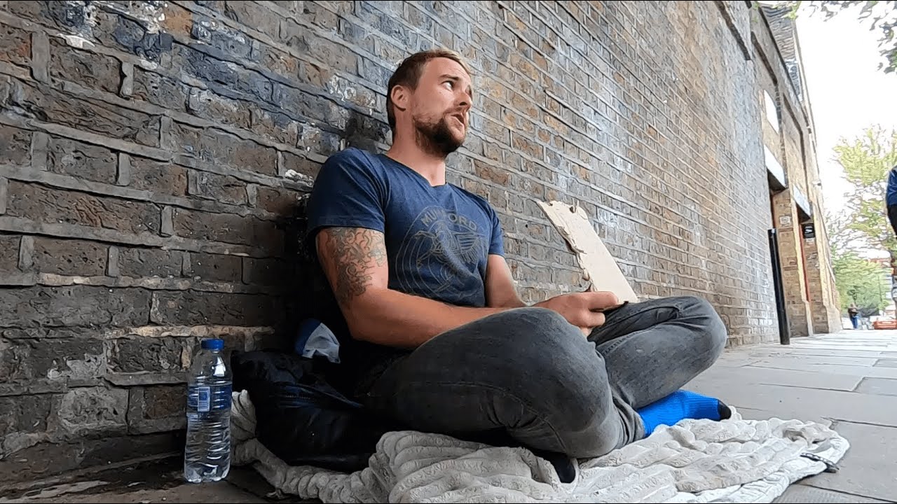 Lone Stories: A homeless ex-Forces man talks about army life
