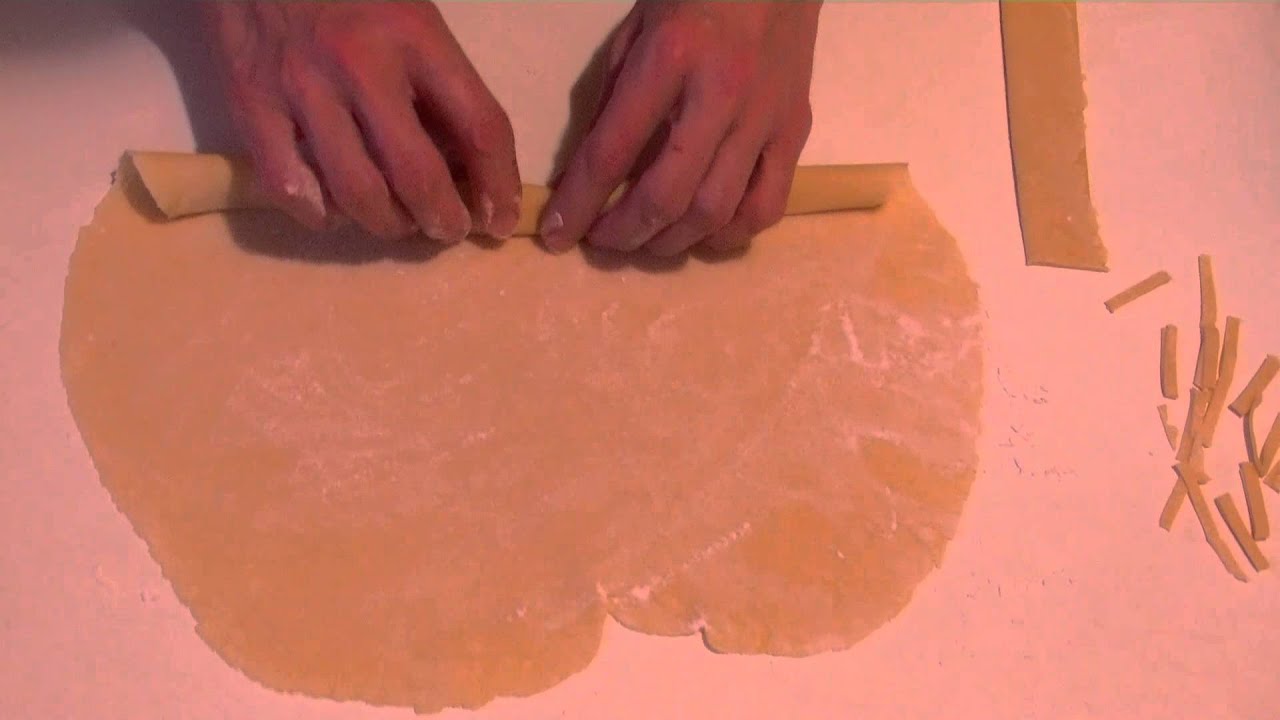 Домашняя лапша. / Home-made noodles.