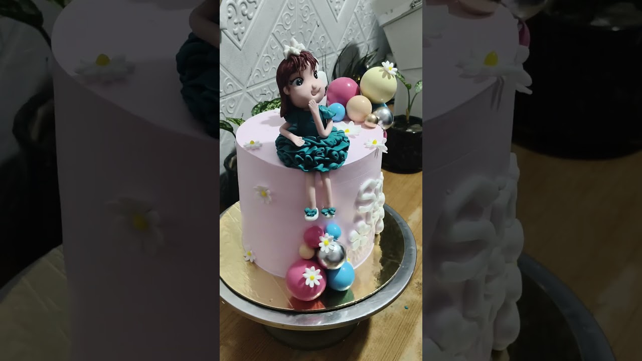 cute doll cake 