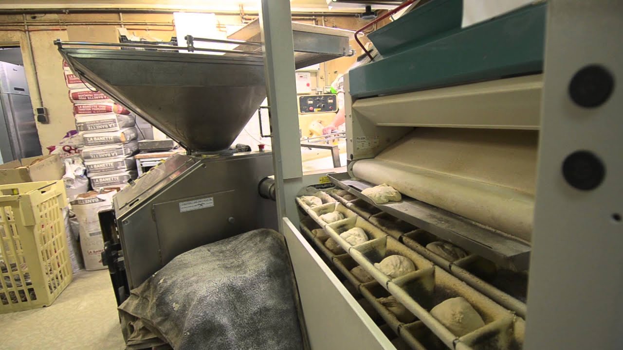 Fonctionnement d'un groupe automatique pour la confection des pâtes à pain   De Benedittis