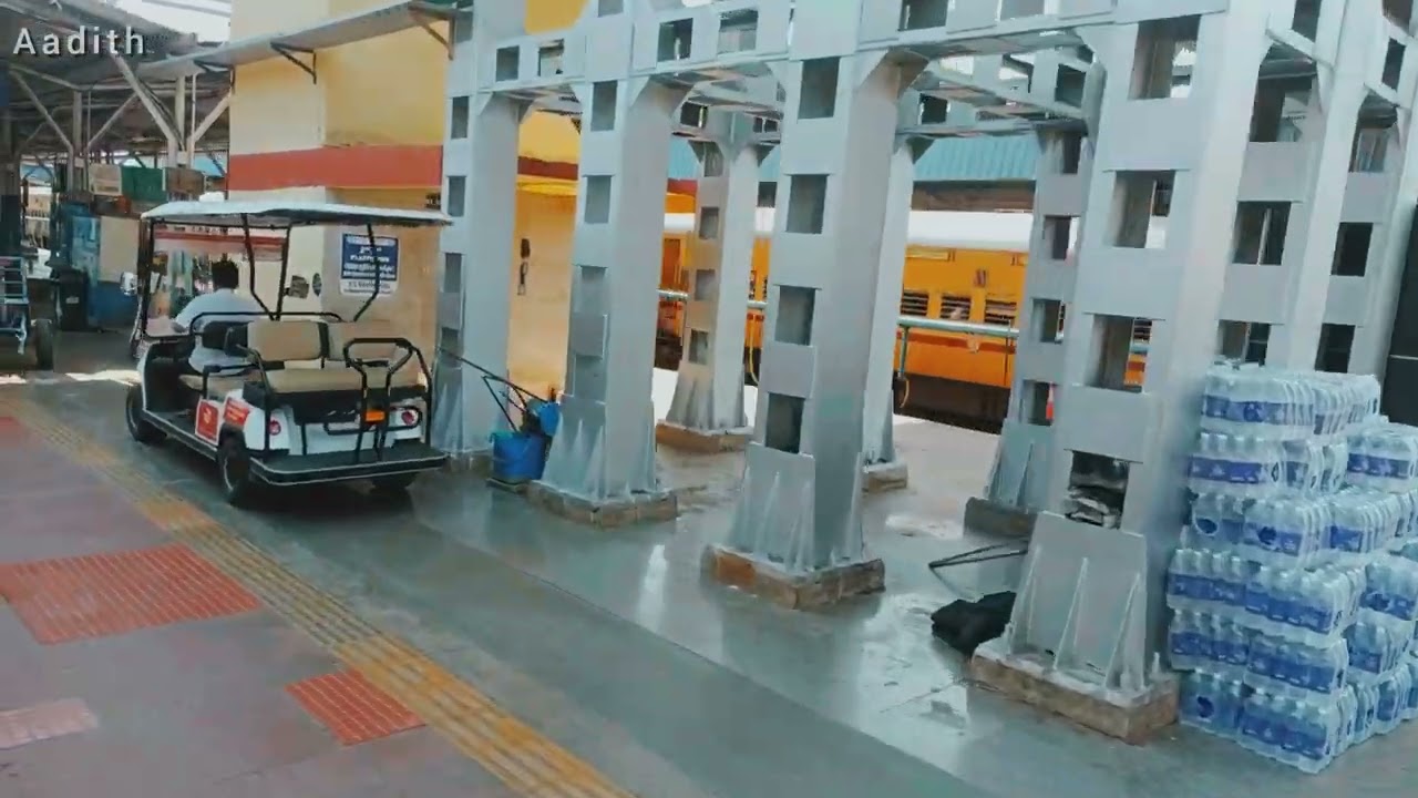 Tambaram - Mangalore Cntrl Express at Palakkad Jn | WAP 7