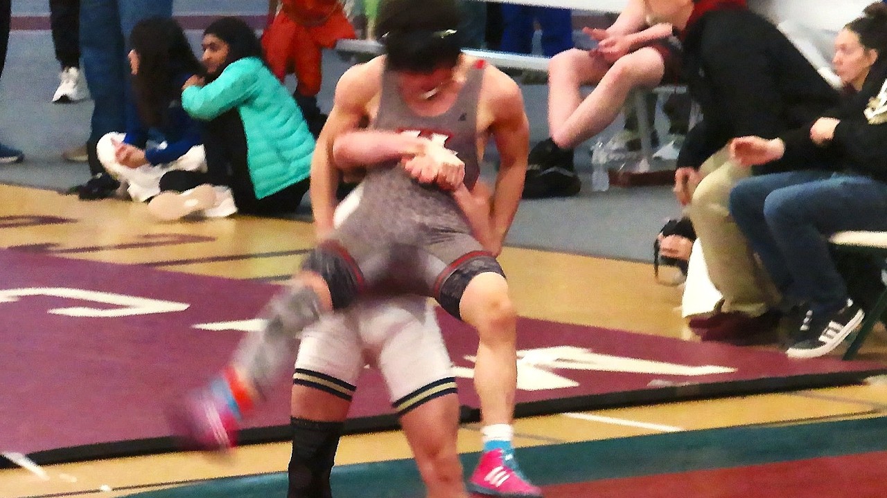 132 #1 Dawson Hawthorne, Althoff Belleville over #2 Keyan Koenig, Hazelwood West  TF 21-5