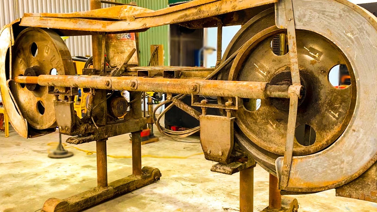 Restoration Too Old Horizontal Wood Saw / Vintage Woodworking Machine Restoration And Repair Project