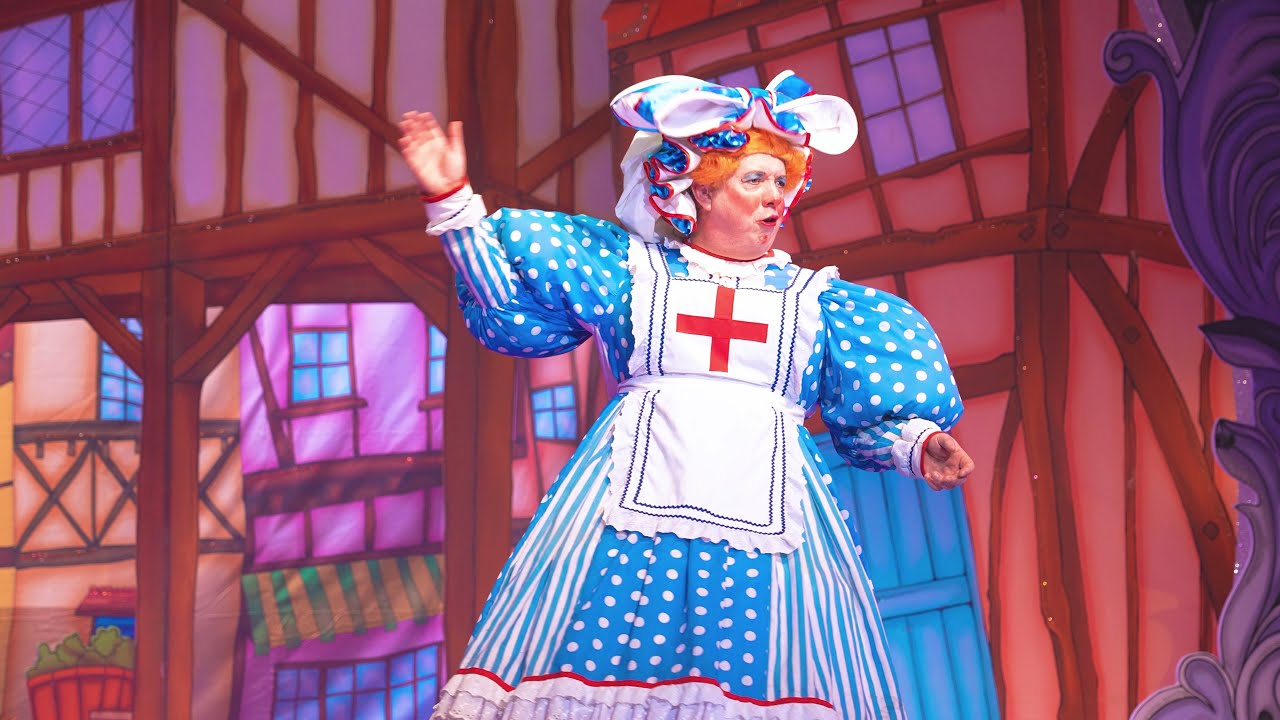 Snow White | Gatehouse Theatre Stafford | Opening Night
