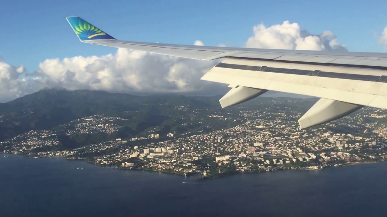 Attérissage vol Air Caraïbes Martinique by Alain ASSIUS