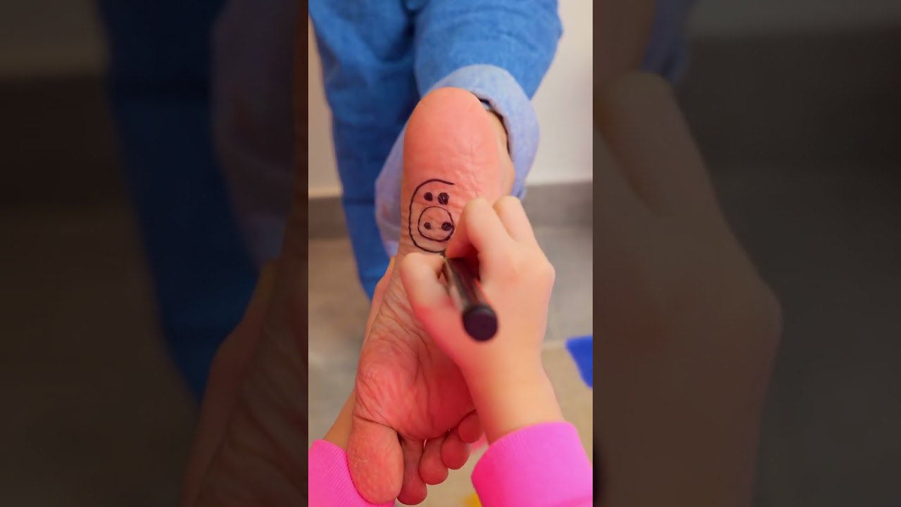 🎵🦶 Sing Along And Draw With Me &mdash; Let&rsquo;s Play Together! #shorts #funnykids