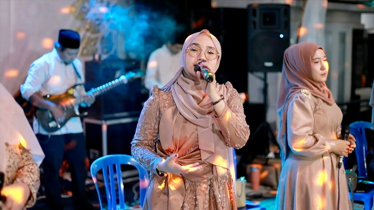 Sajadah Merah FILDA IZZATIL IZMA  QASIDAH SYAHDANADA  MASJID JAMI' BABUL MUTTAQIN KUTUTAN DAWE KUDUS