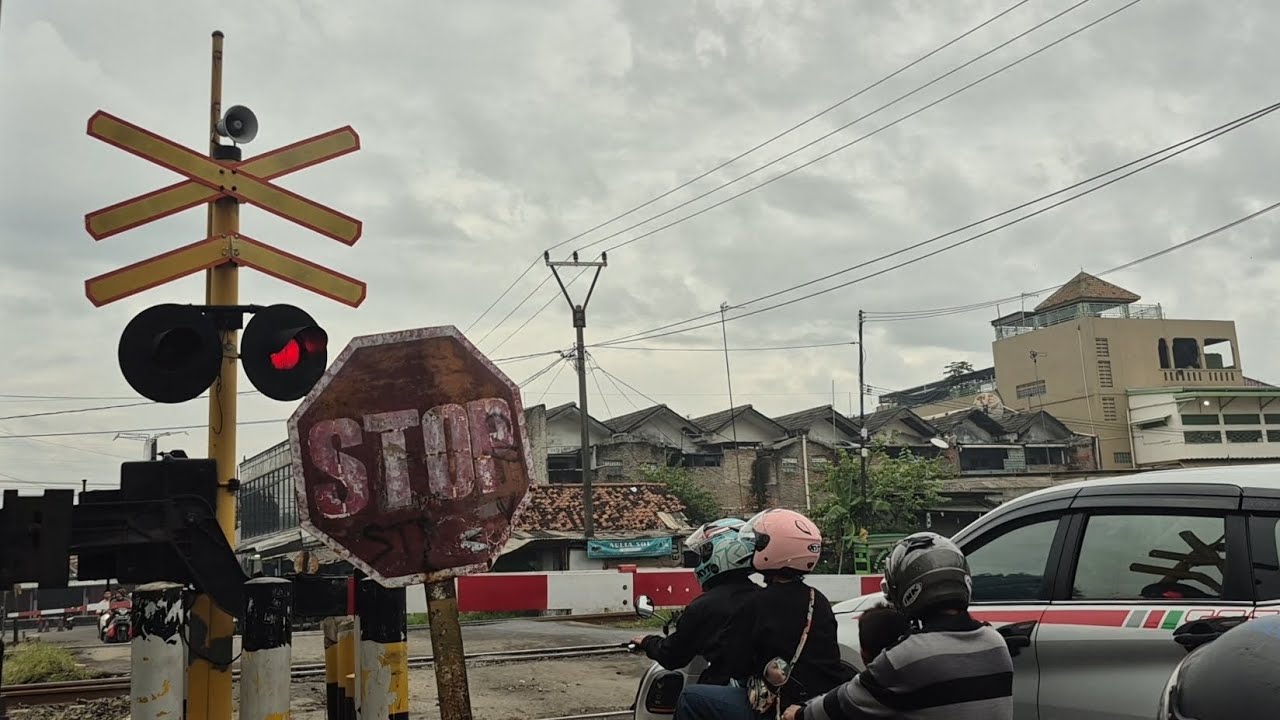 Perlintasan Kereta Api JPL 174 Kosambi, Karawang Jawa Barar