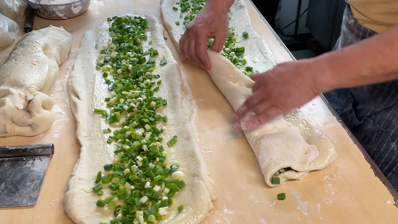 Traditional Sesame Bread Making Skills / 燒餅製作技能 - Taiwanese Street Food