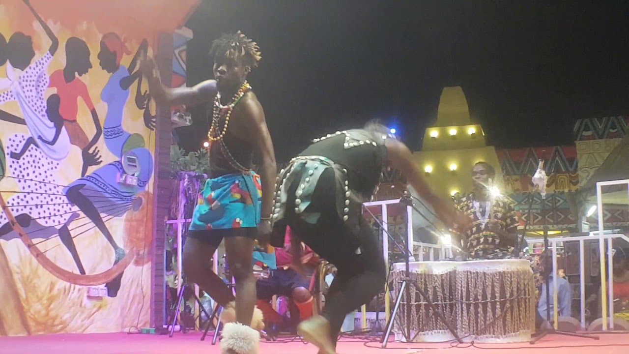 رقص بالجناح الافريقي بالقرية العالمية Dance in the African pavilion in the world village