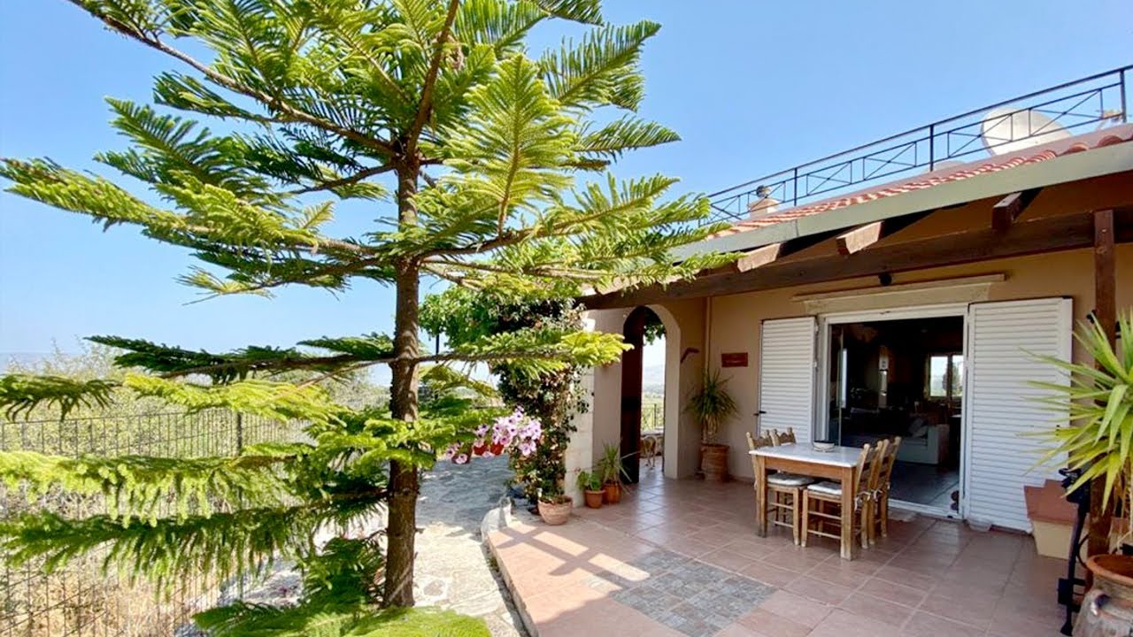 Ferienhaus mit Dachterrasse in ruhiger Lage nahe Almyrida, Kreta