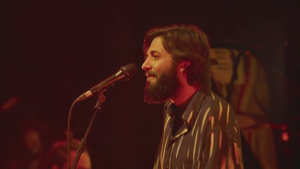 Salvador Sobral - canción vieja LIVE (Ao Vivo Teatro Maria Matos)