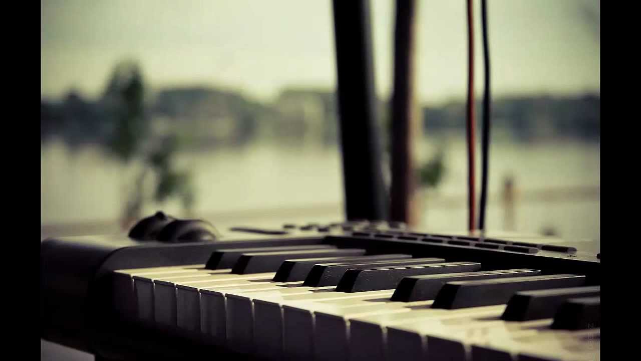 Gareth Emery feat. Roxanne Emery - Too Dark Tonight (Piano Version)