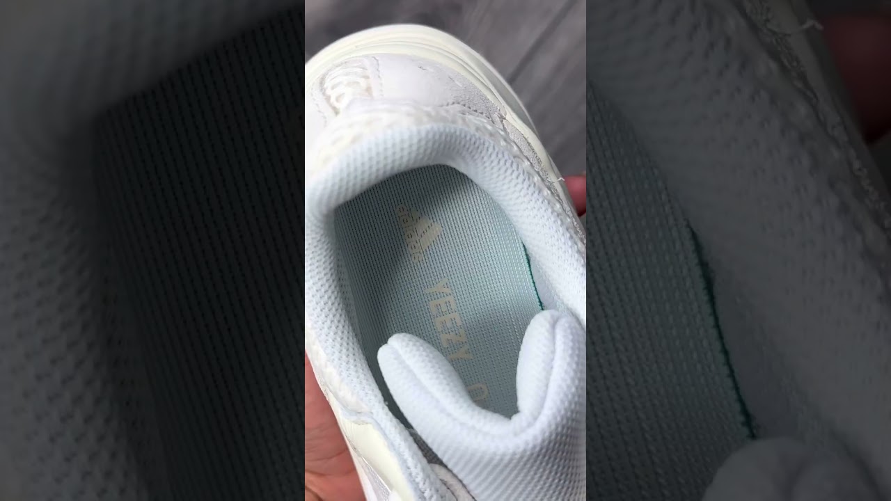 Unboxing Yeezy Boost 700 Analog 🤍 #yeezy #yeezy700 #shoeunboxing