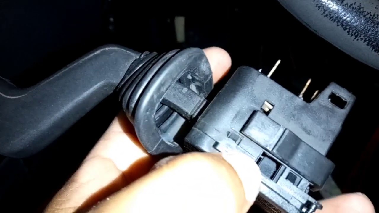 Farol auto do Corsa não apaga, lâmpada do farol auto aceso dereto