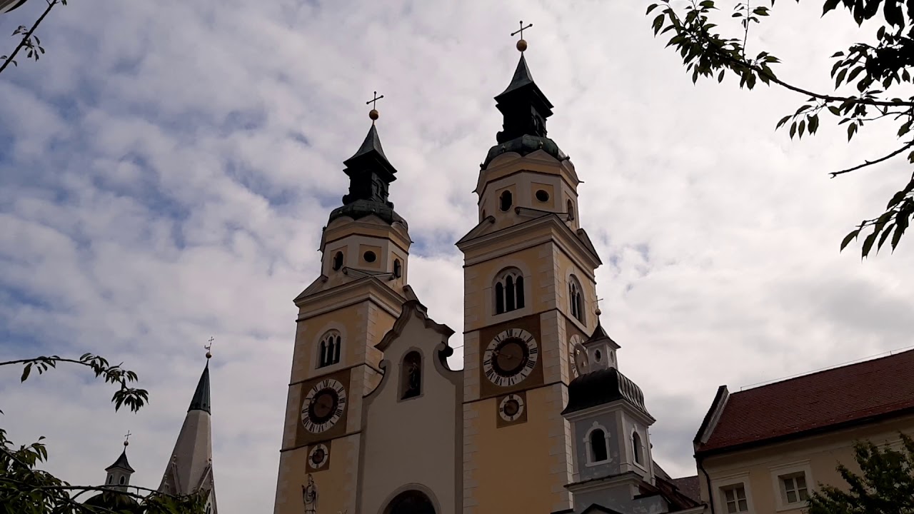 🔔BRIXEN ST/ITALIA: 🔔Festtagsgeläute des Dom zum Mariae Aufnahme in den Himmel und St. Kassian