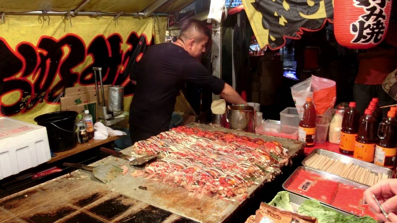 その場でファンが出来るお好み焼き屋さん　2016　職人芸　japanese street food Okonomiyaki