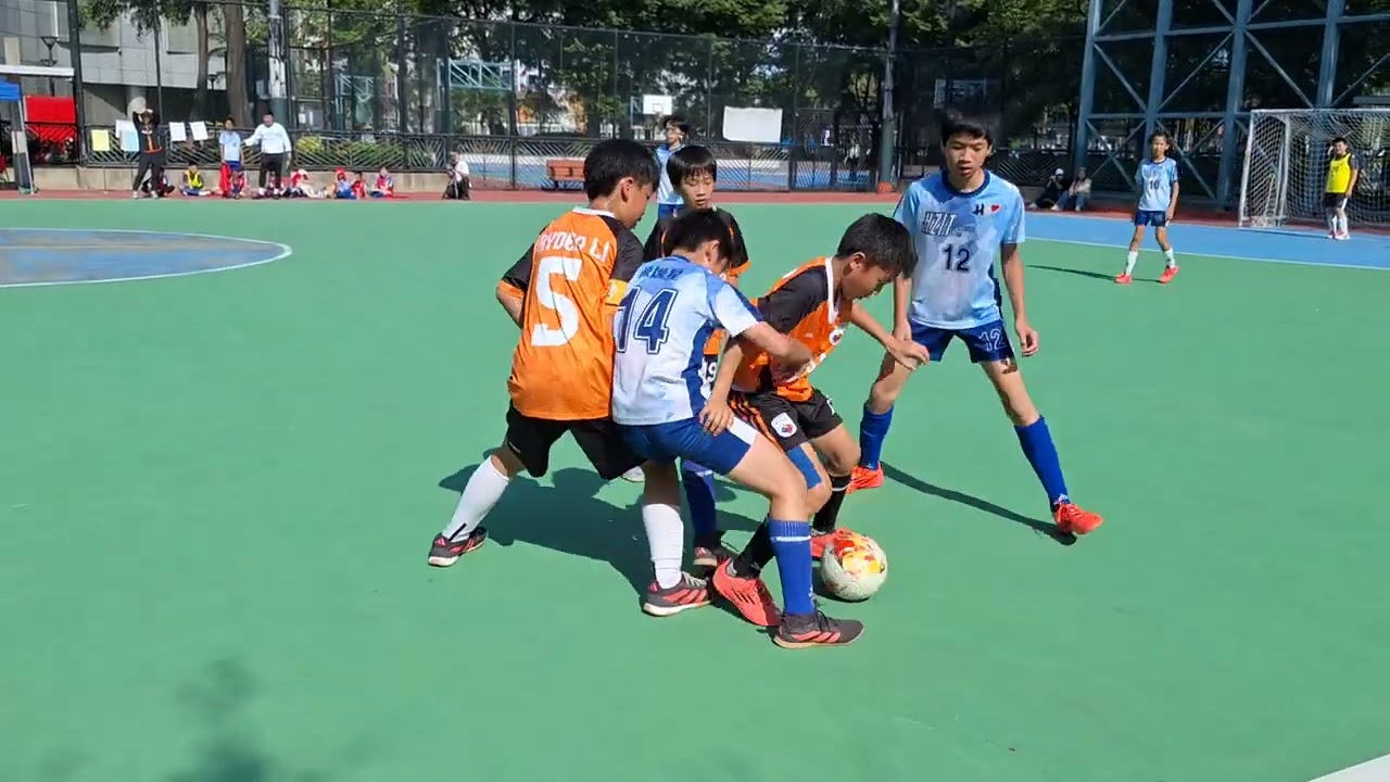 2025-12-09 小學校際五人足球比賽 季軍賽 惠校(藍) vs 伊小(橙) 上半場 (0:0)