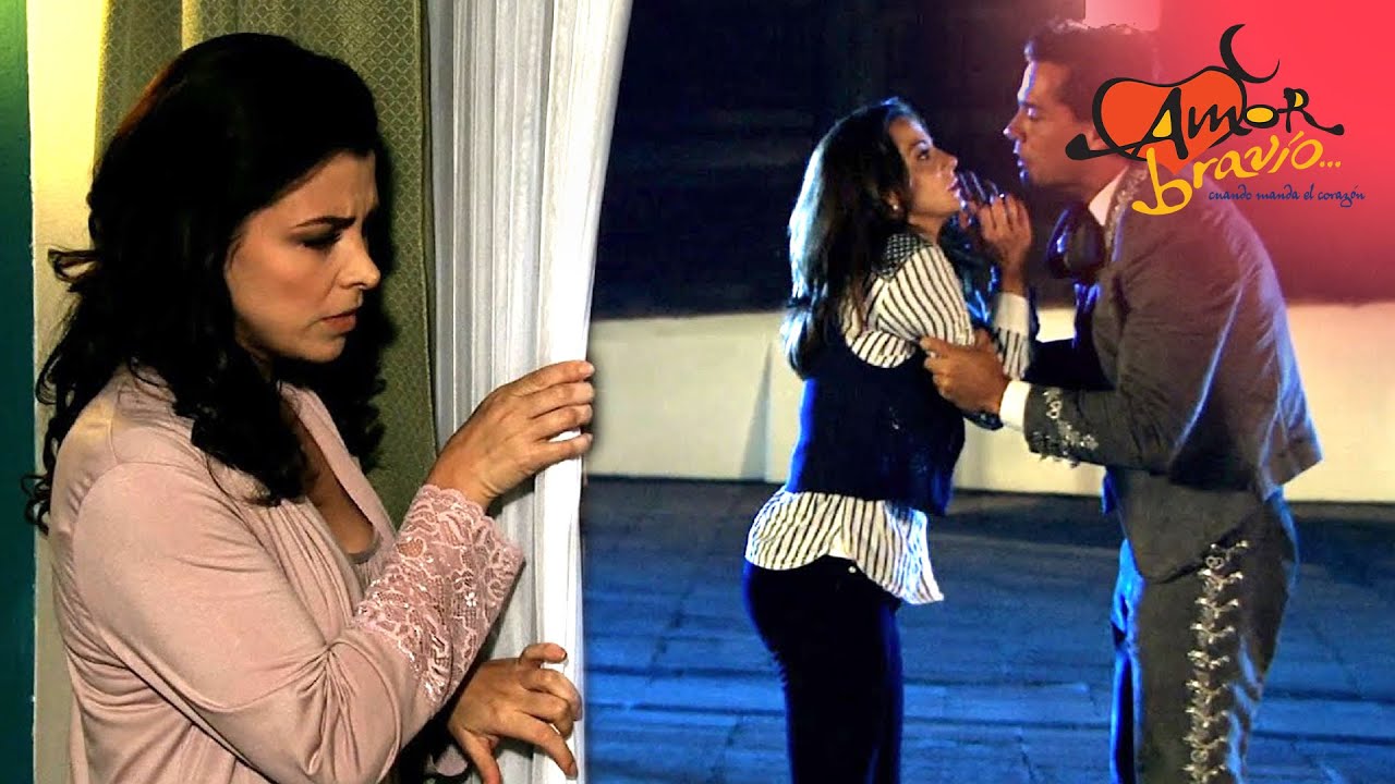Miriam descubre a Camila y Daniel discutiendo | Amor bravío 1/2 | C-122 | tlnovelas