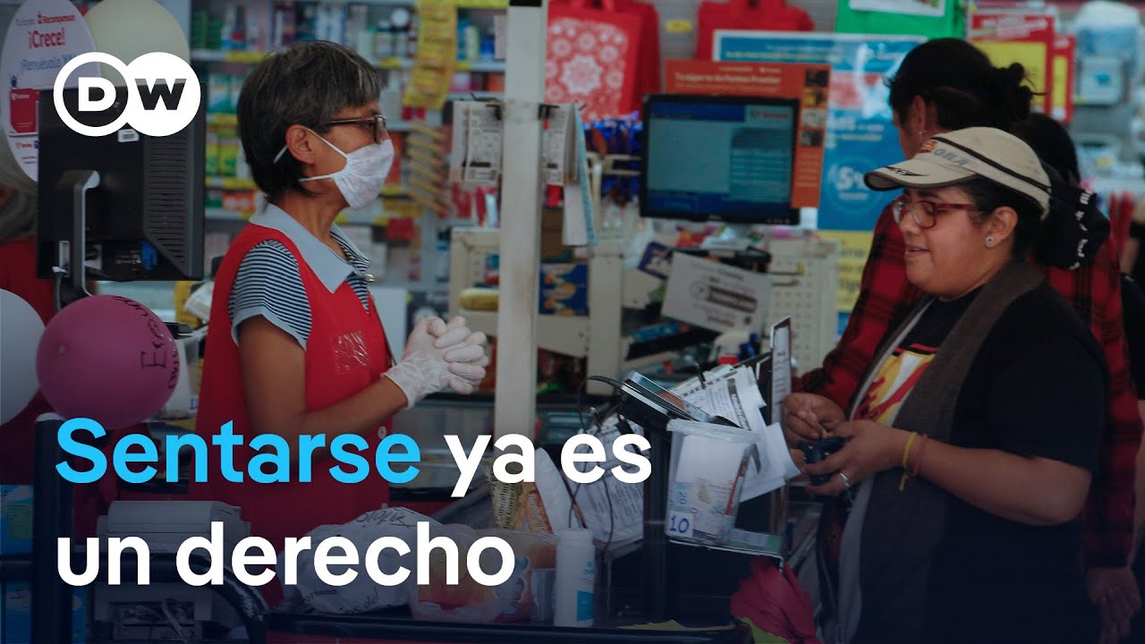 Sentarse en el trabajo es ley en México. Pero denunciar que no se cumple puede costarte el empleo.