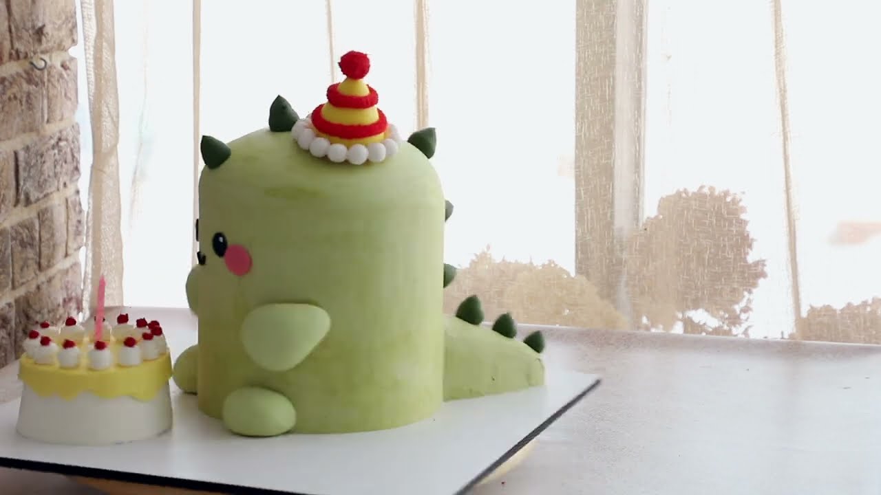 How to Make Character Cakes without Fondant | HOW TO MAKE A TRENDY CAKE
