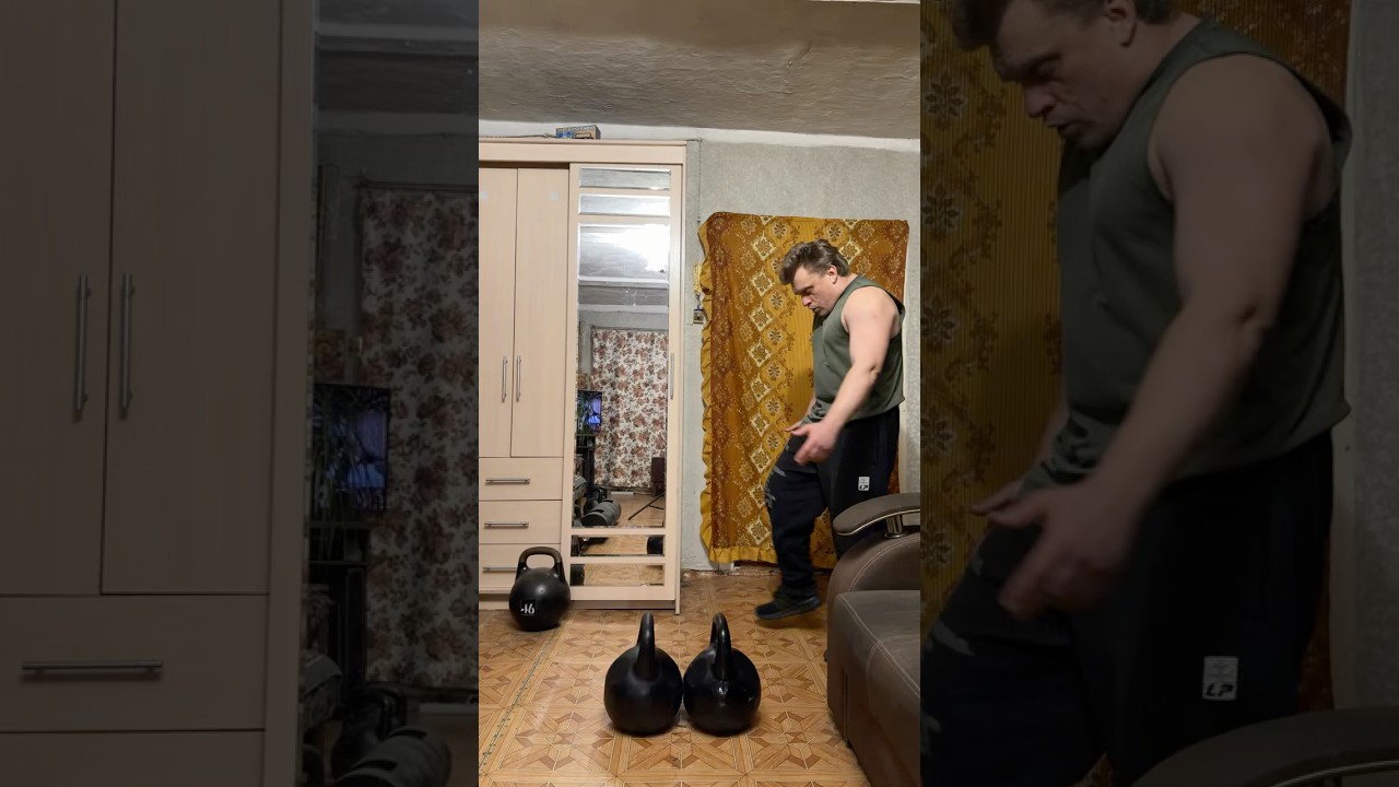 Работаем с 44-шками 💪 Жать в ХЛАМ 💦 #motivation #sports #спорт #жимстоя #гири44кг