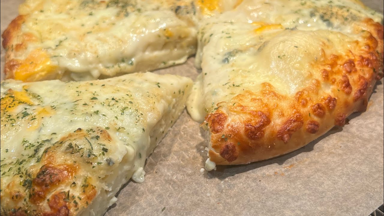 CHEESY BREAD / PAIN AU FROMAGE ET &Agrave; L&rsquo;AIL / FACILE RAPIDE ET D&Eacute;LICIEUX