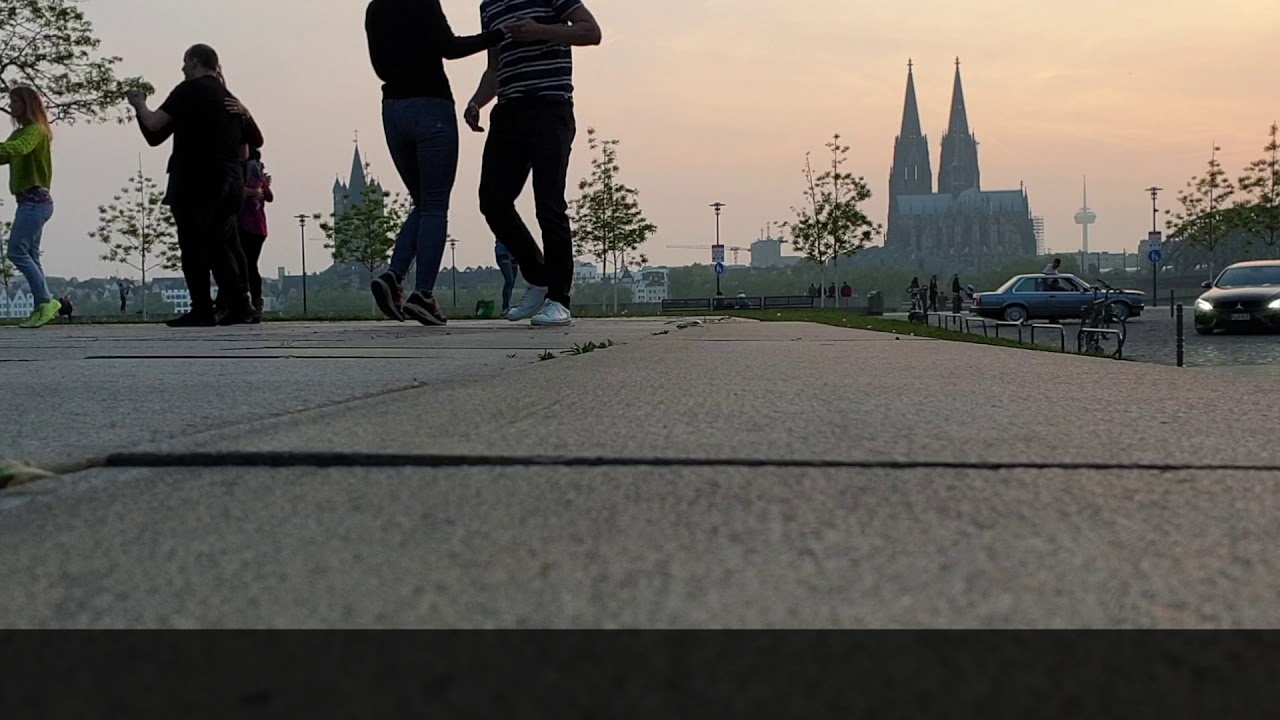 dancing Forr&oacute; behind the Dome