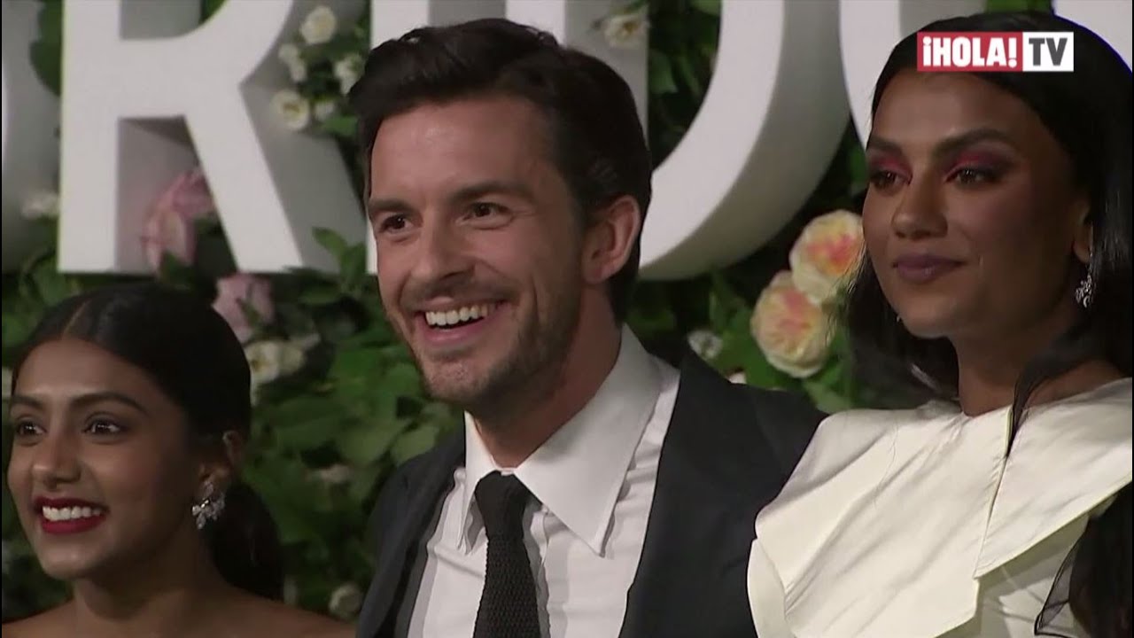 ‘Los Bridgerton’ derrocharon glamour en Londres, en el estreno de la 2da temporada | ¡HOLA! TV